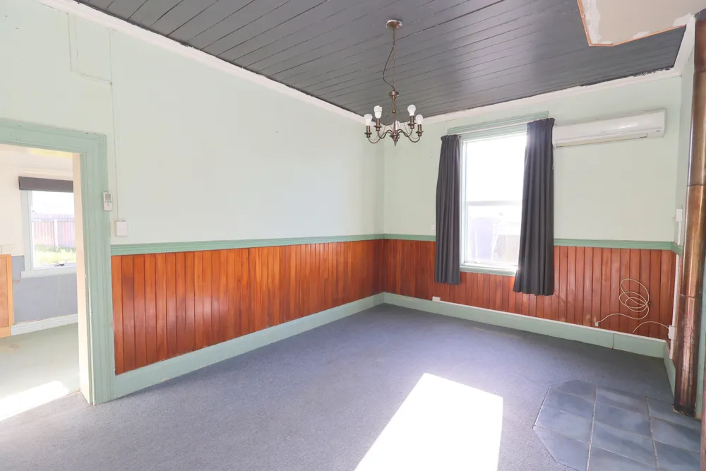 Photos of 27 Metzger Street