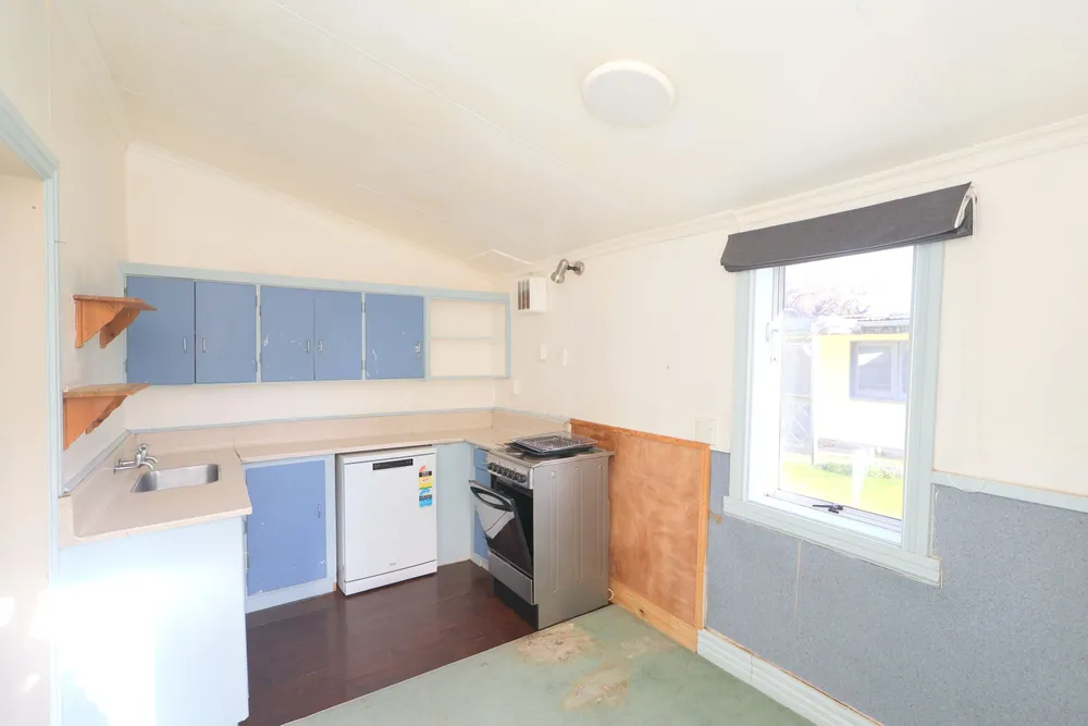 Photos of 27 Metzger Street