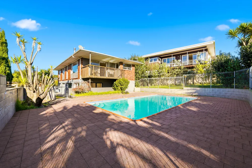 Photos of 1 Cyclarama Crescent