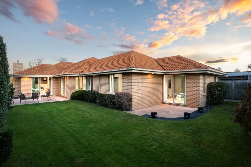 Photos of 8 Bayliss Close