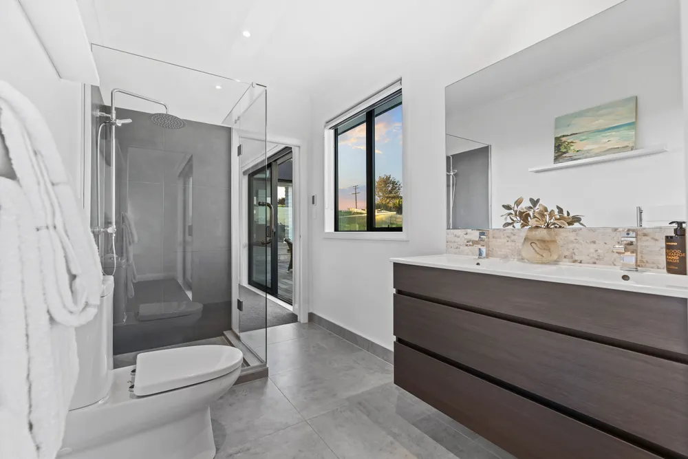 Photos of 72 Vaughans Road
