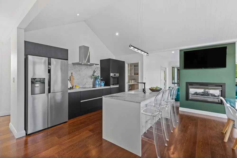 Photos of 72 Vaughans Road