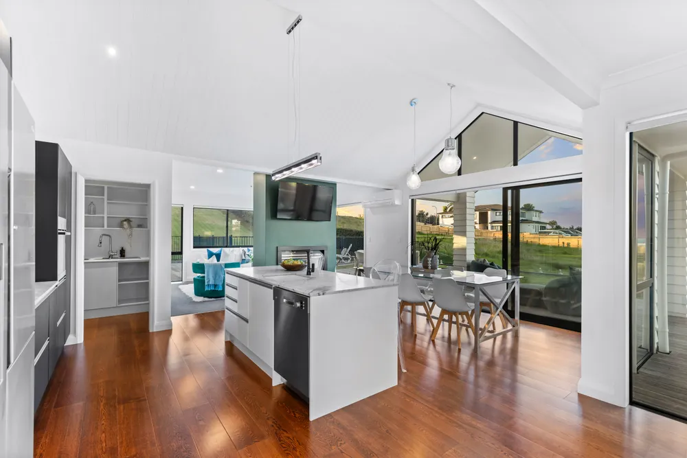 Photos of 72 Vaughans Road