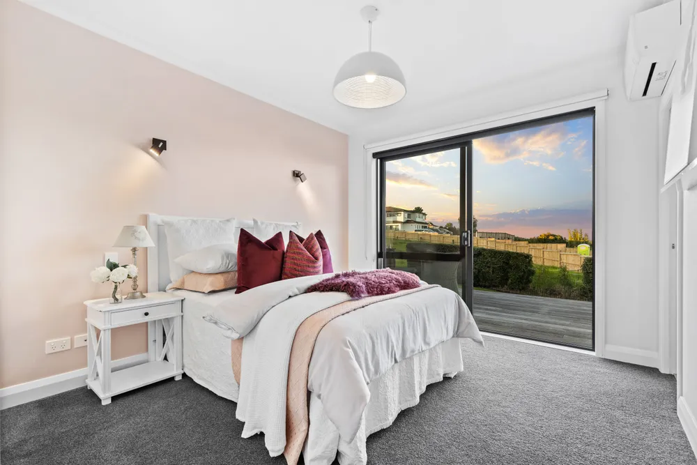 Photos of 72 Vaughans Road