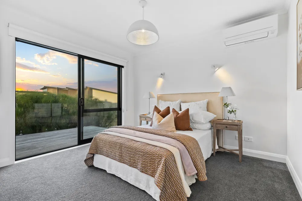 Photos of 72 Vaughans Road