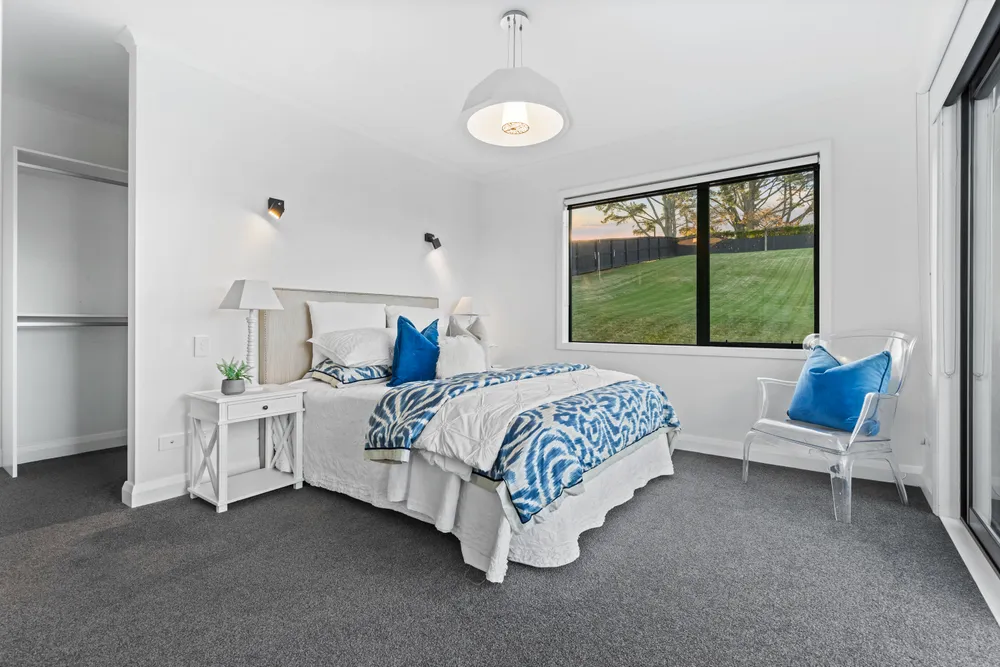 Photos of 72 Vaughans Road