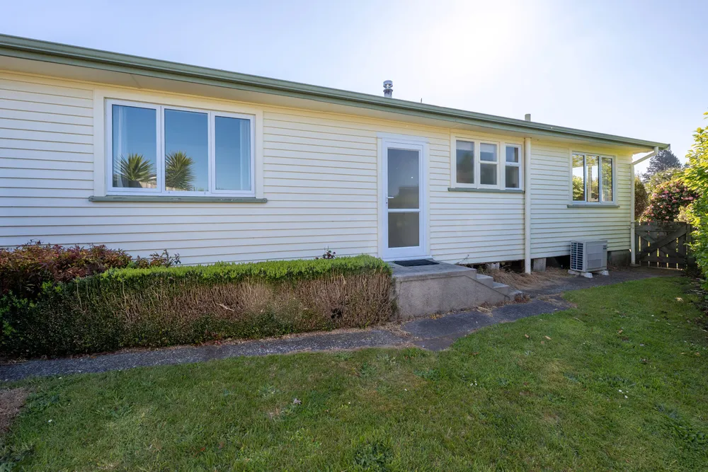 Photos of 48 Lynmore Avenue