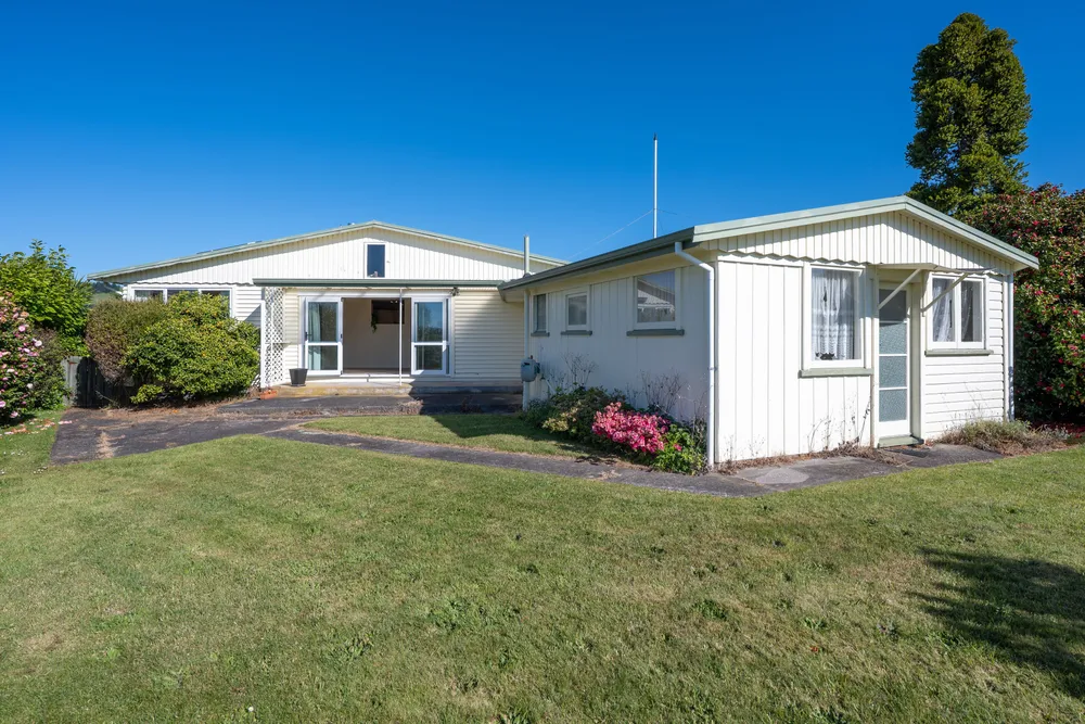 Photos of 48 Lynmore Avenue