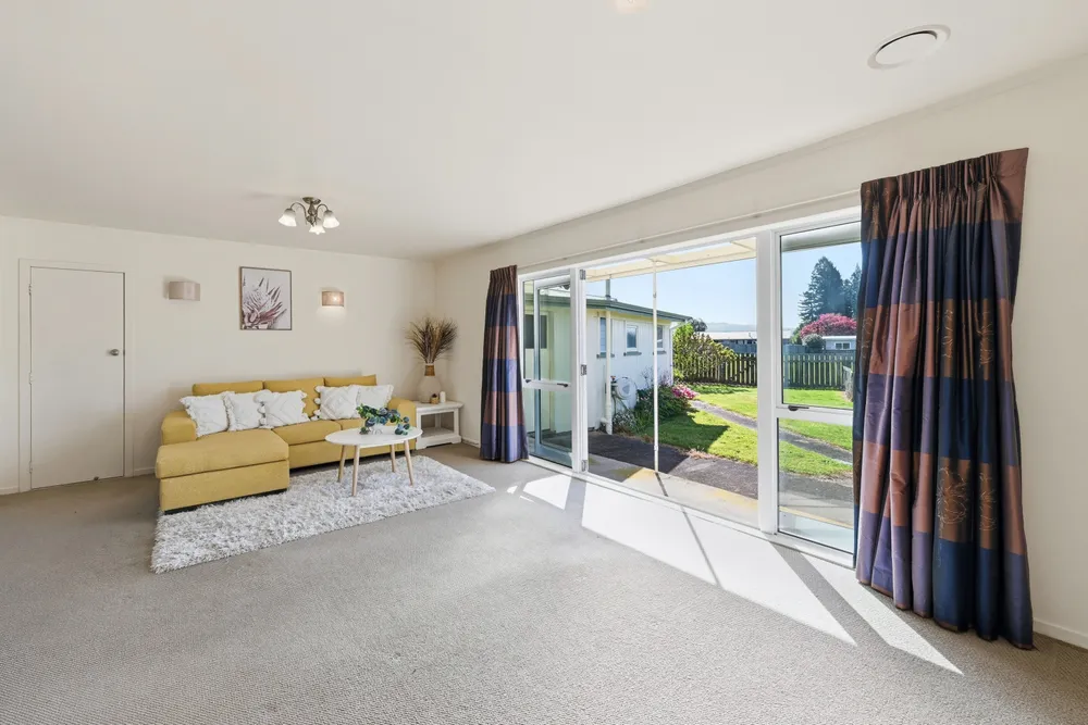 Photos of 48 Lynmore Avenue
