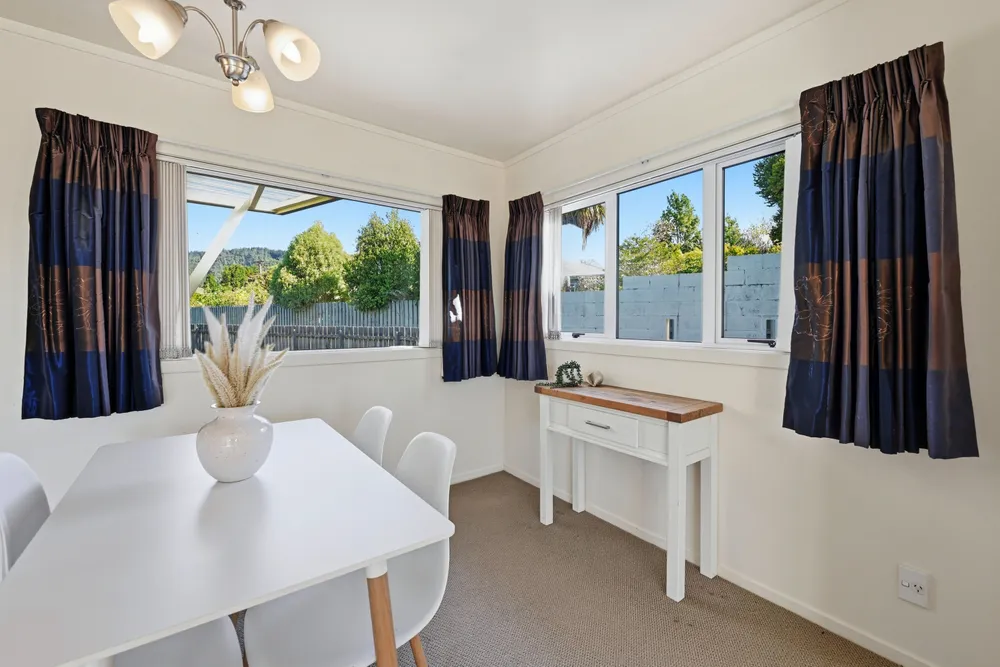 Photos of 48 Lynmore Avenue