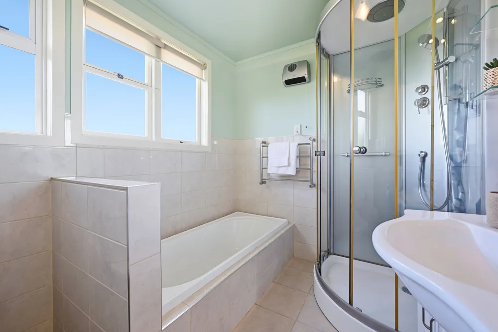 Photos of 48 Lynmore Avenue