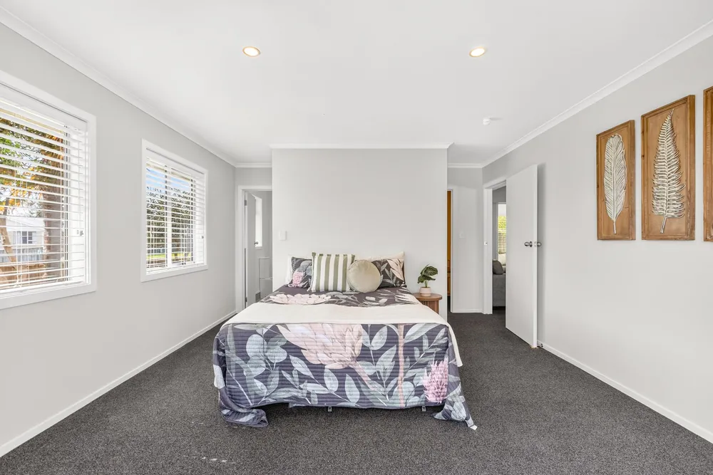 Photos of 44 Vernall Street