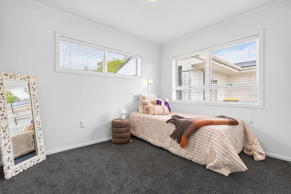 Photos of 44 Vernall Street