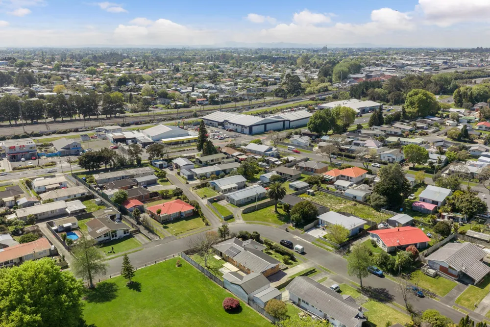 Photos of 44 Vernall Street