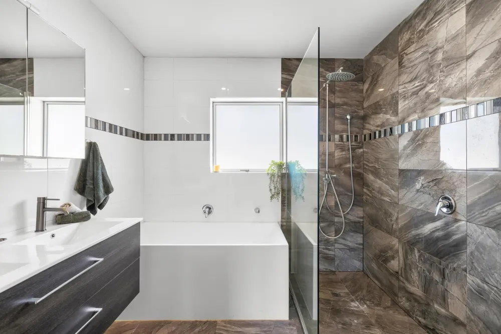 Photos of 44 Vernall Street
