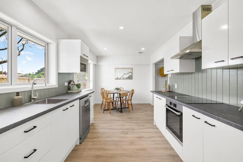 Photos of 44 Vernall Street