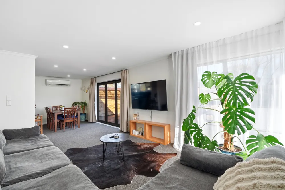 Photos of 90 Ascot Avenue