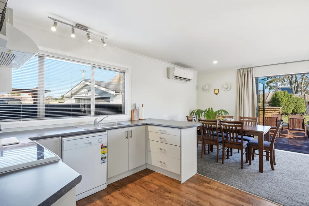 Photos of 90 Ascot Avenue