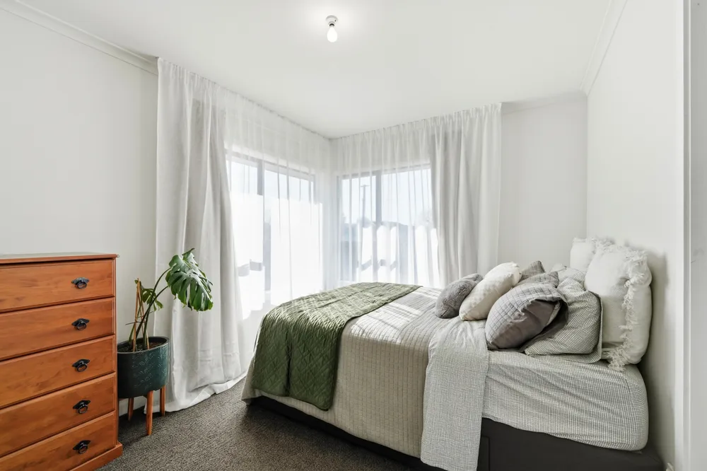 Photos of 90 Ascot Avenue