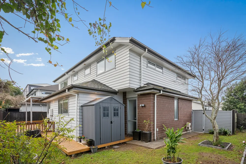 Photos of 680 Mount Albert Road
