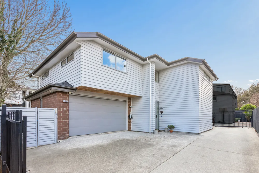 Photos of 680 Mount Albert Road