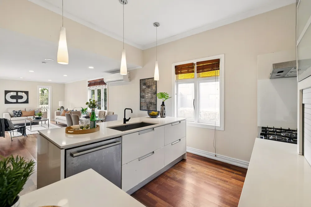 Photos of 409 Great North Road