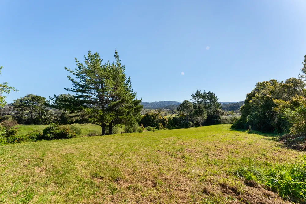 Photos of 306 Glengarry Road