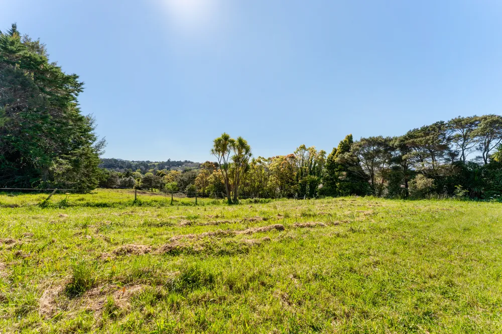 Photos of 306 Glengarry Road