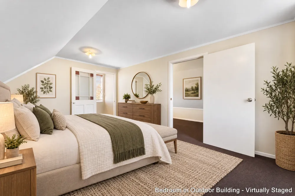 Photos of 306 Glengarry Road
