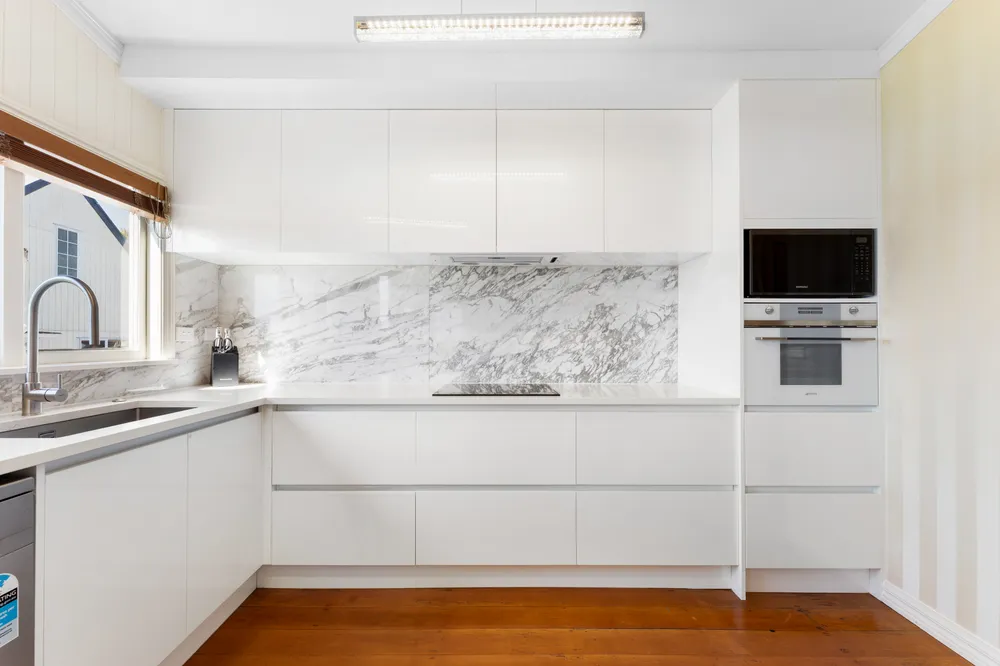 Photos of 306 Glengarry Road