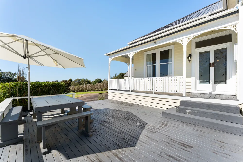 Photos of 306 Glengarry Road