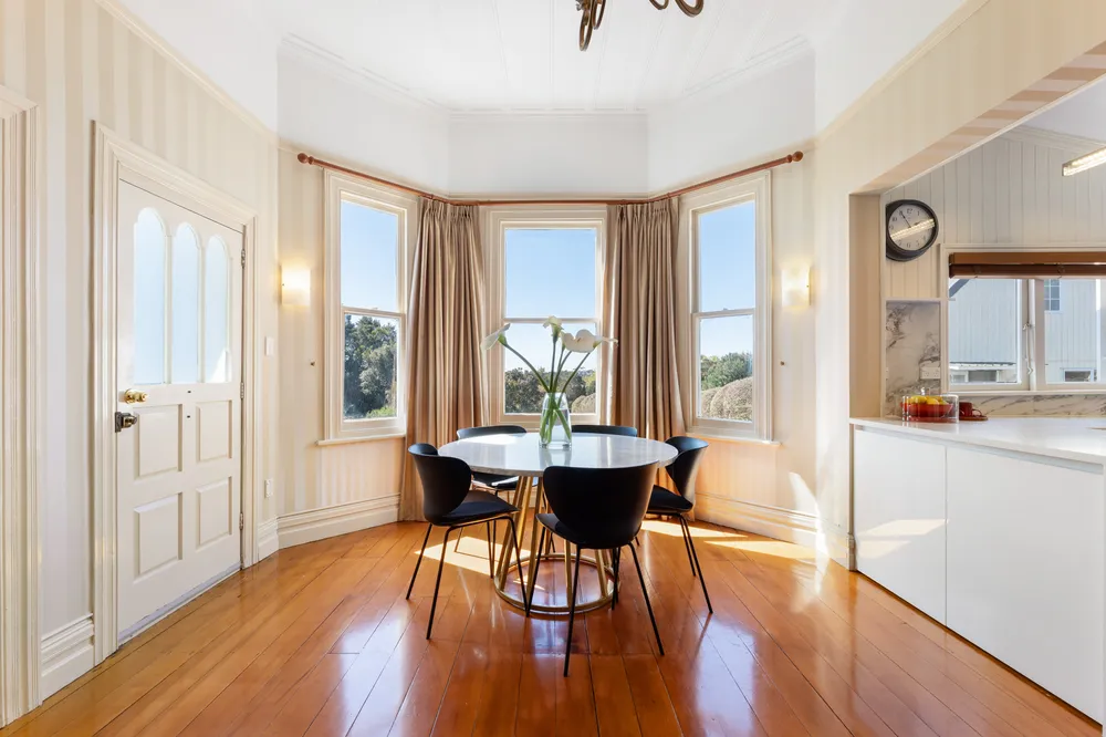 Photos of 306 Glengarry Road