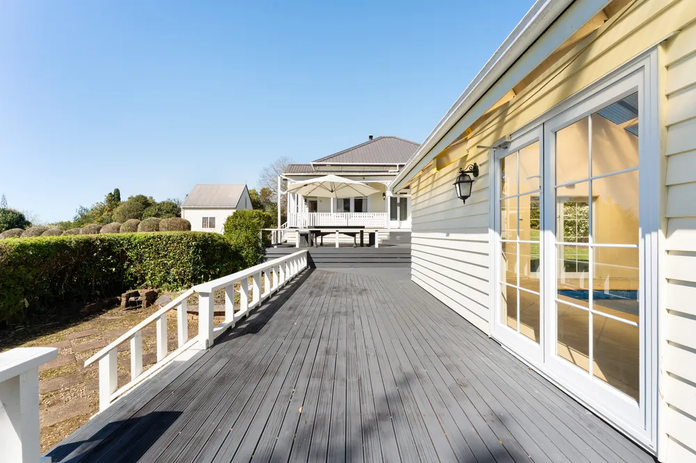 Photos of 306 Glengarry Road
