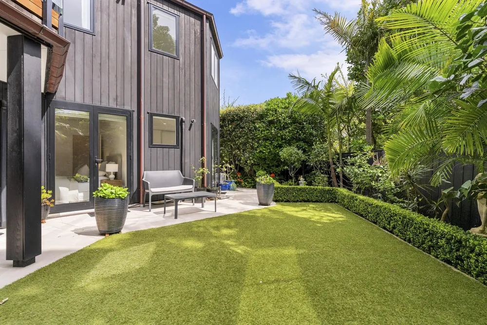 Photos of 1/9 Birdwood Crescent