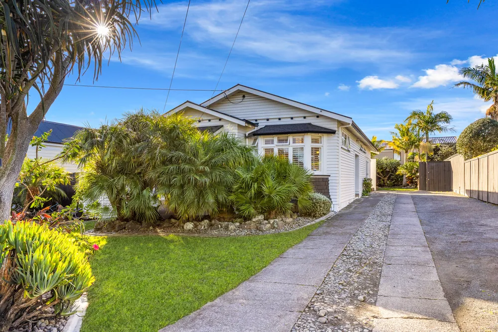 Photos of 30 Lancing Road