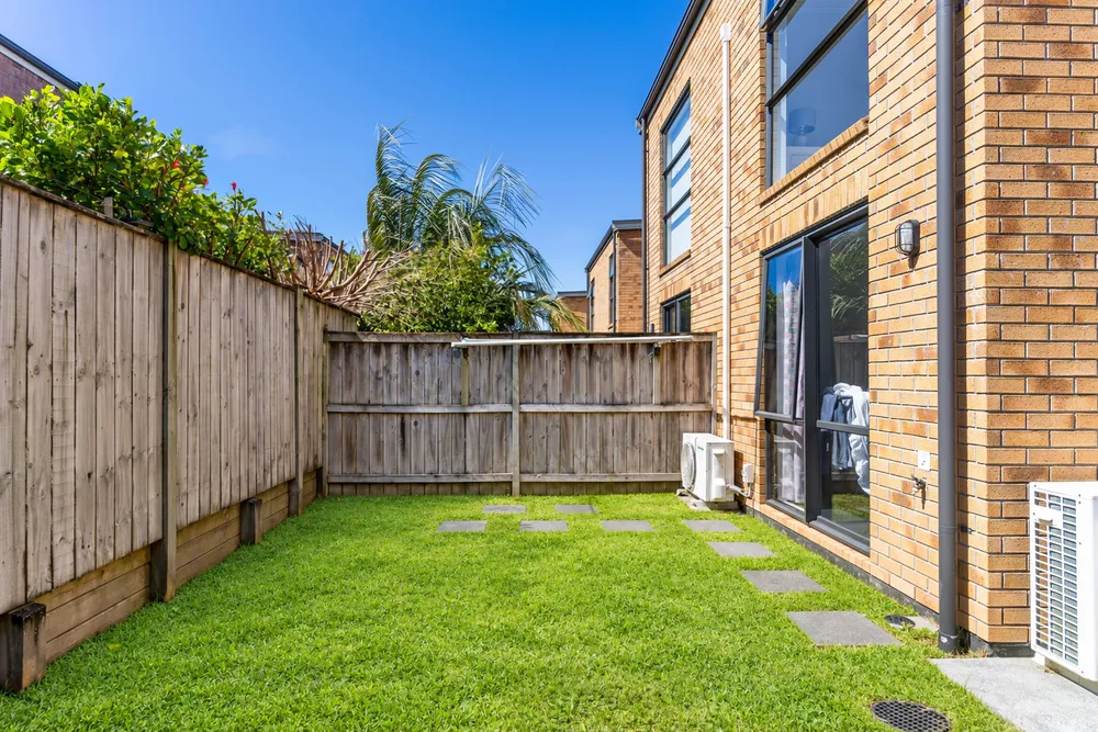 Photos of 59 Scoria Crescent