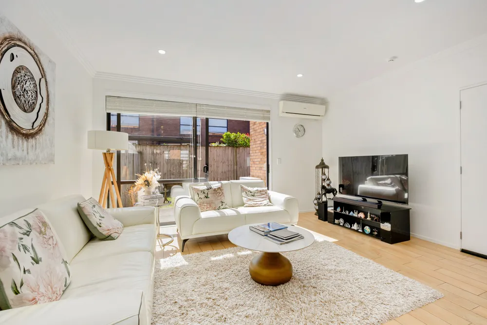 Photos of 59 Scoria Crescent