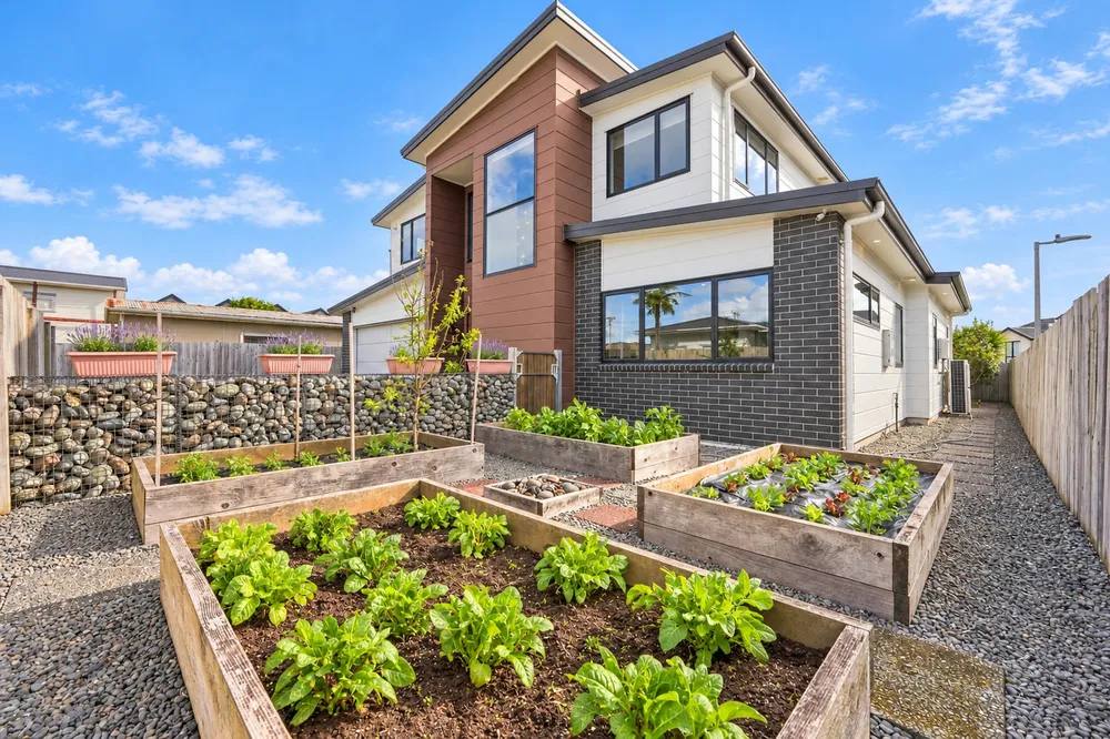 Photos of 604A Te Atatu Road