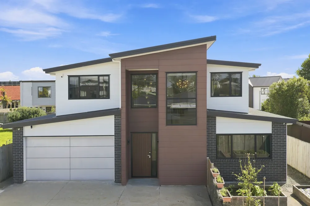 Photos of 604A Te Atatu Road