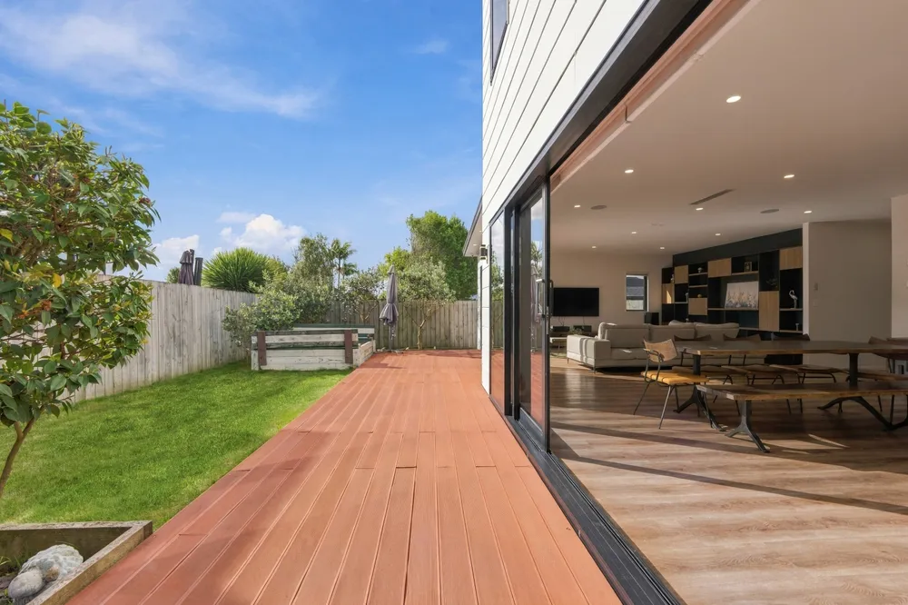 Photos of 604A Te Atatu Road