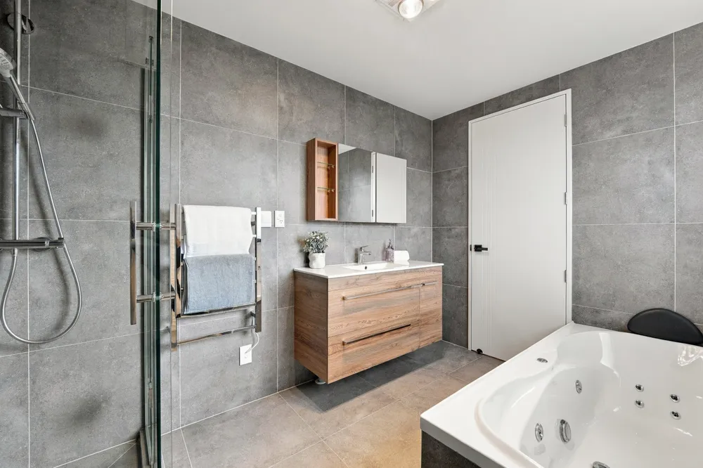 Photos of 604A Te Atatu Road