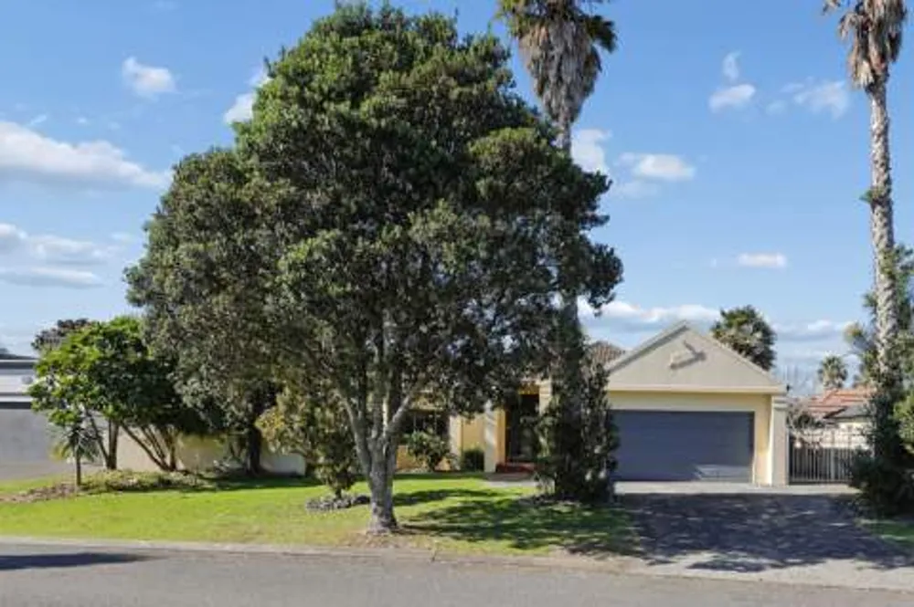 Photos of 44 Santa Barbara Drive