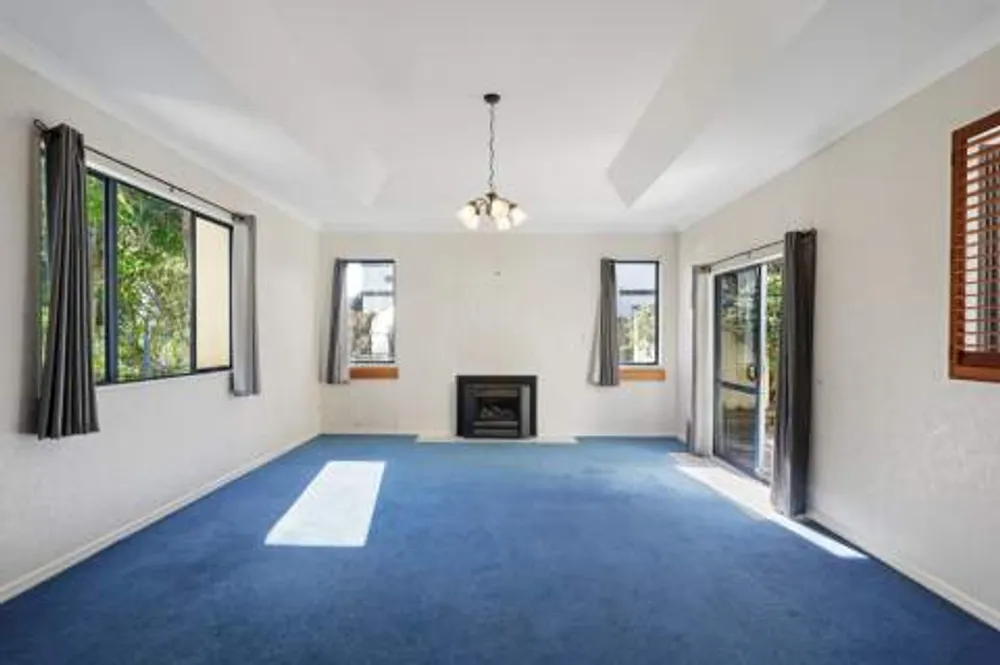Photos of 44 Santa Barbara Drive
