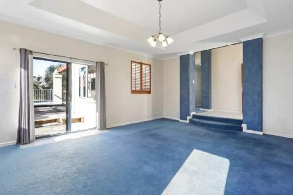 Photos of 44 Santa Barbara Drive