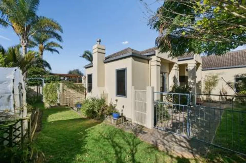 Photos of 44 Santa Barbara Drive