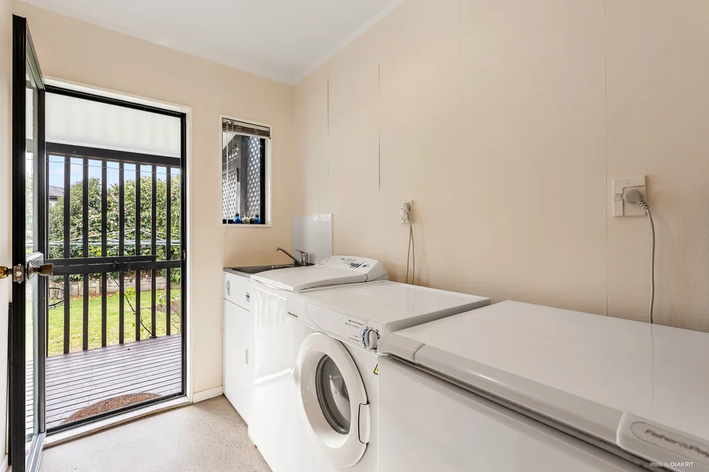 Photos of 20 Sandgate Avenue