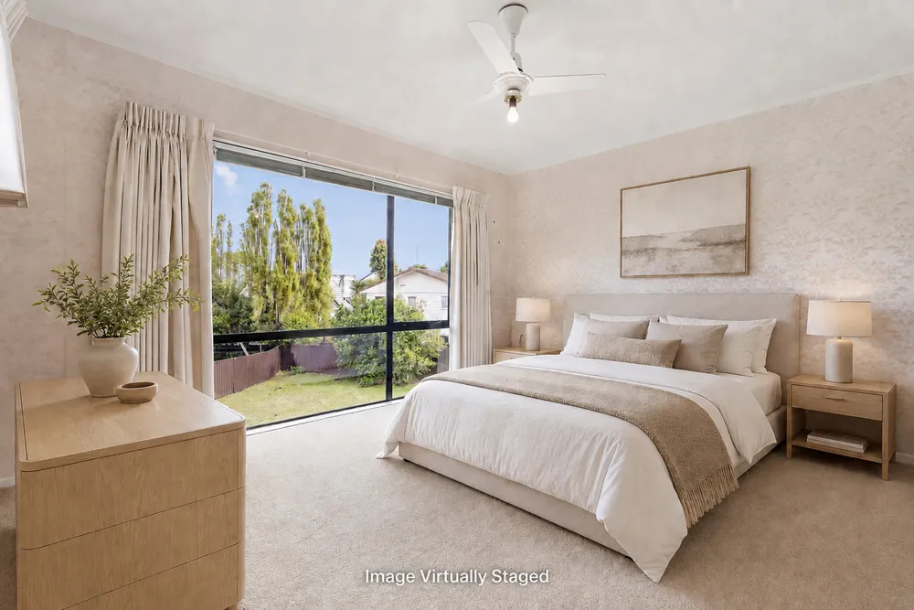 Photos of 20 Sandgate Avenue