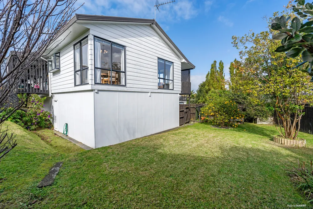 Photos of 20 Sandgate Avenue