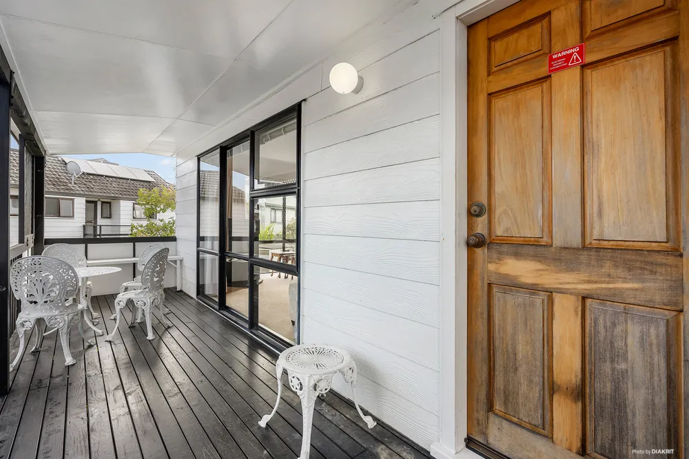 Photos of 20 Sandgate Avenue