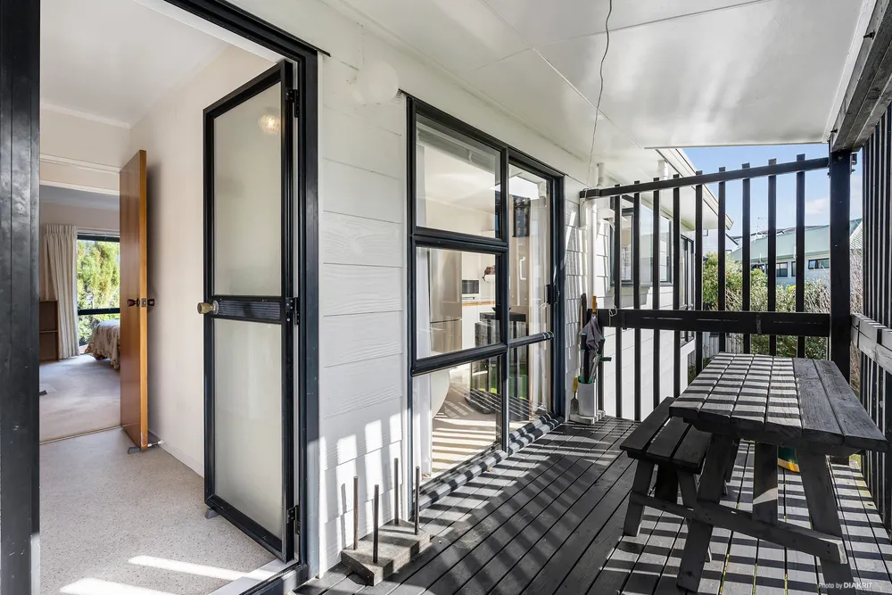 Photos of 20 Sandgate Avenue